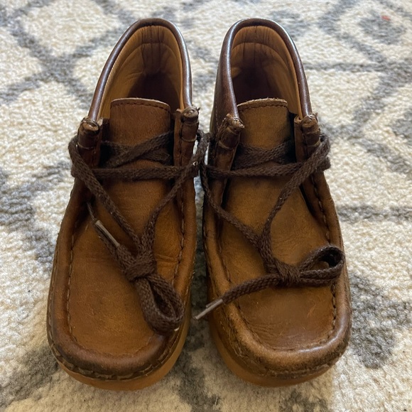 🍂Mint Condition Clark Wallabees🍂 - Picture 2 of 5